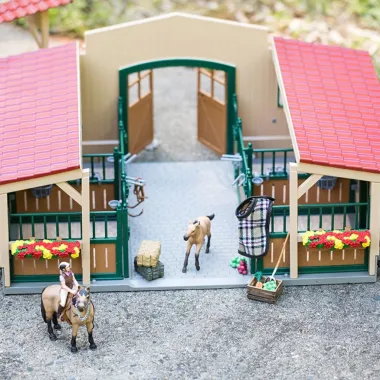 Schleich Farm World 42195 : Écurie avec chevaux et accessoires