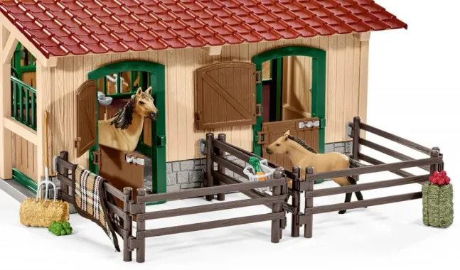 Schleich Farm World 42195 : Écurie avec chevaux et accessoires