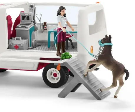 Schleich Horse Club 42439 : Vétérinaire Mobile avec Poulain Hanovrien